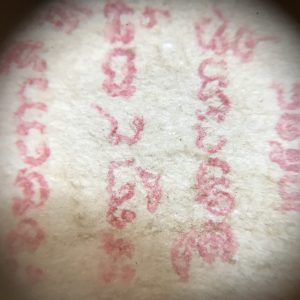 รูปถ่ายหลวงพ่อเกษม ปี 2518 กระดาษหนังไก่ ด้านหน้ามีจีวรที่องค์ท่าน ส่วนด้านหลังก็มียันต์สีแดงขนาดประมาณ 1"x2" - Image 4