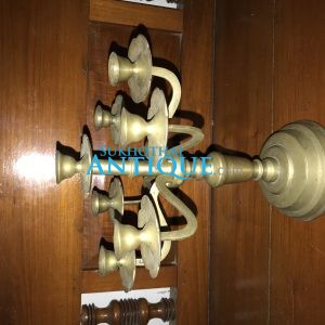 เชิงเทียนแบบโบราณเก่าเนื้อทองเหลือง สามารถถอดประกอบได้ สภาพสวยงามสมบูรณื - Image 2