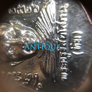 เหรียญหลวงปู่ทวด หลัง หลวงปู่ทิม รุ่นใต้ร่มเย็นเสาร์ 5 ปี 2526 บล็อกเนื้อเกินคอติ่ง ใส่ซองเดิมจากวัด เหรียญชุบนิเกิล สวยงามคมชัด - Image 4