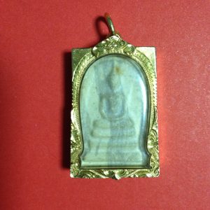 พระสมเด็จบางขุนพรมเนื้อผง ปี 2517 มีตำหนิครบ พร้อมเลี่ยมทองเก่าโต๊ะกังอย่างหนายกซุ้มสวยงามพร้อมขึ้นคอ - Image 3