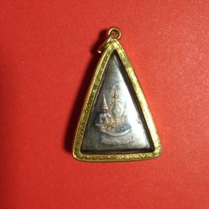 พระพุทธนวราชบพิตร พระพิมพิจิตรดา ในโครงการหลวง ปี 2539 เนื้อ นวะโลหะ พร้อมเลี่ยมทองคำหนายกซุ้ม - Image 4