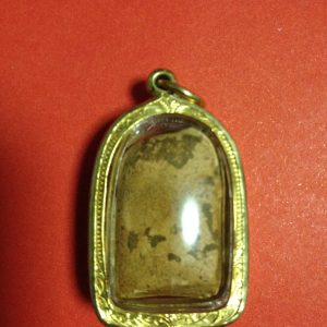 พระคงลำพูนเนื้อดิน กรุเก่าวัดมหาวัน อายุพันกว่าปี คราบกรุชัด เนื้อหนึกนุ่มเนียนพุ่มโพธิ์เม็ดบัวขัด เลี่ยมทองเก่าสวยแกะลาย - Image 3