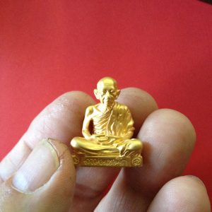 หลวงพ่อเกษม เขมโก สุสานไตรลักษณ์ ลำปาง รุ่น ศิริมงคลปี 2538 ลอยองค์
พิมพ์ใหญ่หายากจัดสร้างน้อย งานจิวเวลรี่ระดับประเทศ โค๊ตนะ และโค๊ต๙๙๙ เป็นเลขมงคล - Image 4