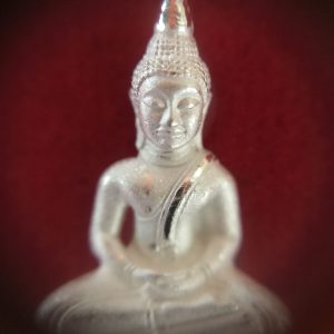 ลอยองค์หลวงพ่อโสธรเนื้อเงิน รุ่นสร้าง รพ.ซื้อเครื่องมือแพทย์  23 เม.ย.61ออกวัดหลวงพ่อโสธร พระสังฆราชทรงจุดเทียนชัย โค๊ต13220 - Image 3