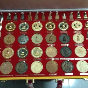 หลวงปู่ทวดรุ่น ปาฏิหาริย์ วัดห้วยมงคล ชุดใหญ่ ครบชุด 48 องค์ - Image 3