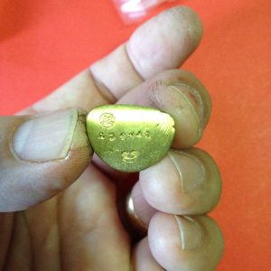 หลวงพ่อเงินรุ่นกองทุน53เนื้อสำริด - เหลือง - Image 3