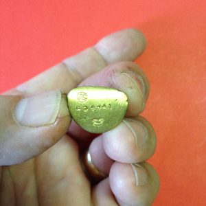 หลวงพ่อเงินรุ่นกองทุน53เนื้อสำริด - เหลือง - Image 4