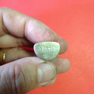 หลวงพ่อเงินรุ่นกองทุน53เนื้ออัลปาก้า ตอกโค๊ตใต้ฐาน - Image 3