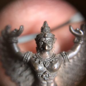 ครุฑหลังยันต์หลวงปู่ทิม เนื้อทองแดง  สวยงามคลาสสิก มากๆ - Image 2