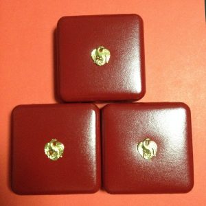 เหรียญกษาปณ์ที่ระลึก พระราชพิธีกาญจนาภิเษก ปี 2539  ชุด3เหรียญ เนื้อทองคำขัดเงา พร้อมกล่องกษาปณ์ และใบรับรองสมาคม - Image 4