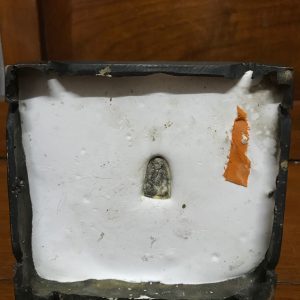 พระบูชา พระครูจันทร์ วัดป่าข่อย อ.สวรรคโลก เนื้อโลหะ ขนาดหน้าตัก 5" จัดสร้าง วันที่ 24 ธันวาคม 2538 สมบูรณ์สวยงามมากๆ - Image 4