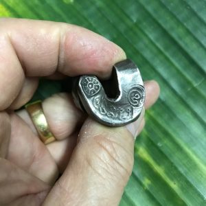 เงินเจียงเนื้อเงินปีกเล็ก ตอกตรา แสบและตราอี่นๆรอบตัว - Image 2