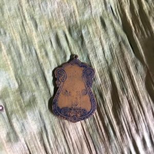 เหรียญขอเบ็ดเนื้อทองแดง หลวงปู่เอี่ยมวัดหนัง ยันต์ 4 บล็อก 4 จุด เนื้อเหรียญบางมาก - Image 3