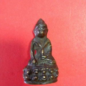 พระกริ่งมหาสิทธิโชค ปี 06 วัดประสาท
บุญญาวาส หลังตอกโค๊ตสามง่ามอยู่ที่ฐาน ก้นอุดกริ่งดังฟังชัด - Image 2