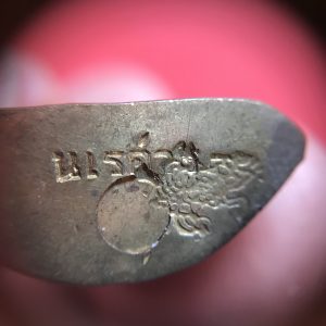 พระกริ่งนเรศวรพิมพ์พระพุทธอุ้มบาตรเนื้อทองแดง ปี 07 เจ้าของเก็บอย่างดี สภาพสวยงามคมชัดมากๆ - Image 4