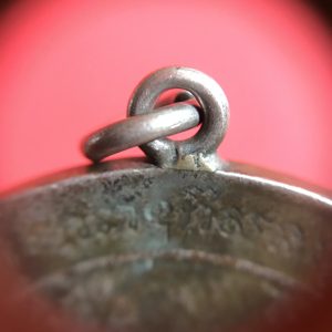 เหรียญพระราชทานกำเนิดรักษาดินแดง ร.6 ปี2505 ห่วงเชื่อม เนื้อ เงิน พิมพ์ใหญ่สุดประมาณ 4 ซม. หายากมากๆ - Image 4