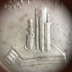 เหรียญพระราชทานกำเนิดรักษาดินแดง ร.6 ปี2505 เนื้ออัลปาก้าพิมพ์ใหญ่คมชัดเลี่ยมพลาสติกพร้อมใช้ - Image 4