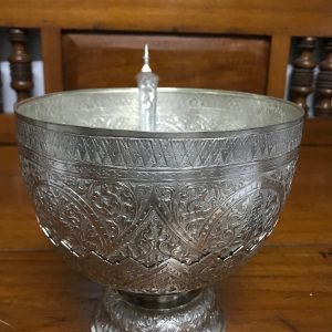 พานขันเงินตักบาตรเก่าลายเทพนม เส้นผ่าศูนย์กลาง 71/2" เนื้อเงินดีมีน้ำหนัก 559.6 กรัม ( 36.8 บาท ) - Image 2