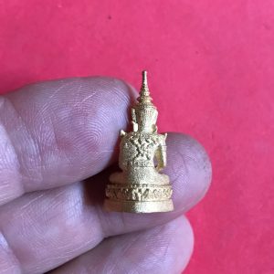 หล่อพระแก้วมรกตสีทอง ทรงเครื่องฤดูร้อน ที่ใต้ฐานตอกเลข 3316 - Image 3