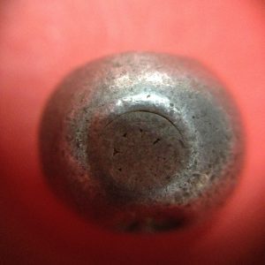 พดด้วงเม็ด 1 บาทสมัยพระนารายณ์ปี พ.ศ. 2199-2231 ตรา บัว หรือ พุ่มข้าวบิณฑ์ใต้จุดบนมีเส้นสองแฉก สวยคมชัด (เม็ดที่ 2) - Image 2