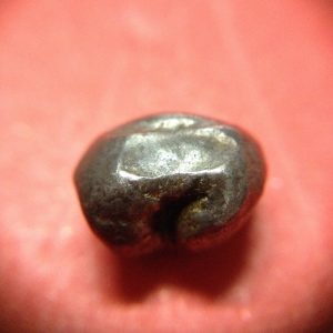 พดด้วงเม็ดสลึงสมัยอยุธยา ตราช้าง-ตราสังข์ สวยงามคมชัดมากๆ เม็ดที่ 3 - Image 3