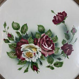 ถาดกระเบื้องโบราณใบใหญ่ที่สุด  ขนาด เส้นผ่าศูนย์กลาง 20" ลายดอกกุหลาบบานสีแดง4ดอกขาว1ดอก สวยงามสมบูรณ์มาก - Image 2