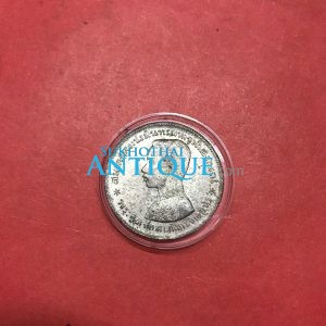 เหรียญเงินหนี่งบาทพระบรมรูป - ตราแผ่นดิน รัชกาลที่ 5 ลายละเอียดอยู่ครบ ไม่ผ่านการล้างมาก่อน ส่งประกวดได้สบาย สวยงามคมชัด - Image 2