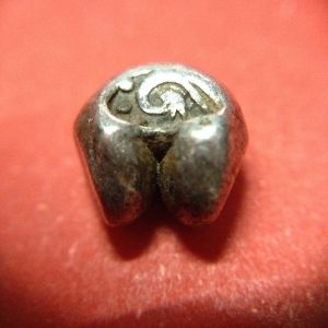 พดด้วงเม็ดเฟื้องสมัยอยุธยา ตราสังข์ สวยงามคมชัดมากๆ เม็ดที่ 3 - Image 3