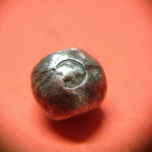 พดด้วงเม็ดสลึงตรากระต่ายอ้วน-หอยสังข์ สุโขทัย สวยงามดูคลาสสิก หายากมาก มาก  เม็ดที่ 5 - Image 2