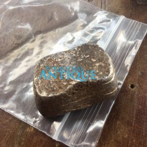 เงินไซซีเนื้อเงิน ราชวงศ์ชิง หรือเงินอานม้า มีภาษาจีนอยู่ 2 แถว ชนิดราคาประมาณ 2 ตำลึง นำ้หนัก 117.48 กรัม สมบูรณ์สวยงามมากๆ - Image 4