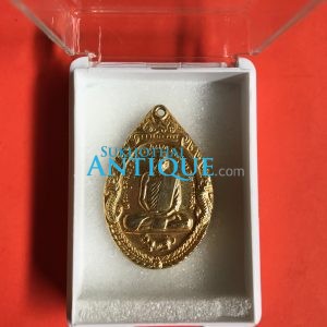 เหรียญหลวงพ่อสุด วัดกาหลง รุ่นเสือหมอบ เนื้อทองแดงชุบทอง ปี2519สวยงามเดิมๆ พร้อมใบรับรอง สถาบันการันตรีพระ - Image 2