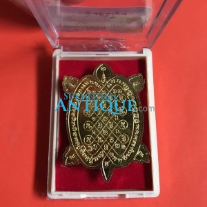 เหรียญพญาเต่าเรือน หลวงปูแสน รวยเงิน รวยทอง กะไหล่ทอง ตอกโค๊ต 114  พร้อมตลับเดิม - Image 4
