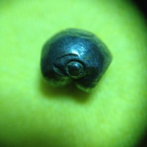 พดด้วงเม็ดสลึงตรากระต่ายอ้วน-หอยสังข์ สุโขทัย สวยงามดูคลาสสิก หายากมาก มาก  เม็ดที่ 1 - Image 2