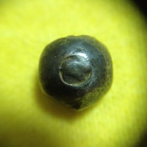 พดด้วงเม็ดสลึงตรากระต่ายอ้วน-หอยสังข์ สุโขทัย สวยงามดูคลาสสิก หายากมาก มาก  เม็ดที่ 1 - Image 4