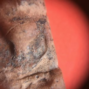 พระผงสุพรรณ พิมพ์หน้าแก่ กรุวัดพระศรีมหาธาตุ จ.สุพรรณบุรี พุทธคุณครบถ้วน - Image 3