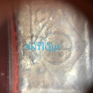 พระหลวงปู่ศุขวัดปากคลองมะขามเฒ่าเนื้อชินตะกั่ว พิมพ์บัวห้าเม็ดหลังยันต์นูน (ยันต์สี่) เลี่ยมพลาสติกเก่าสวยเดิมๆ - Image 4