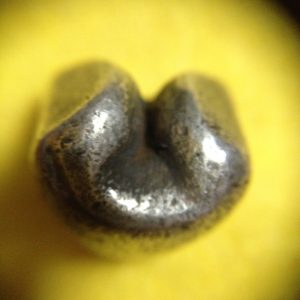 พดด้วงรัตนโกสินทร์เม็ดบาทสมัย ร.3 พ.ศ.2367-2394 ( ตราปราสาท-กรงจักร ) เม็ดนี้รูปปราสาทมีความแปลกมากๆ (เม็ดที่ 1) - Image 3