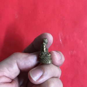 หล่อหลวงปู่ต้วนวัดสวัสติการาม อ.สวรรคโลก กลีบบัว อุดกริ่ง เนื้อทองเหลือง ปี 2540 - Image 4