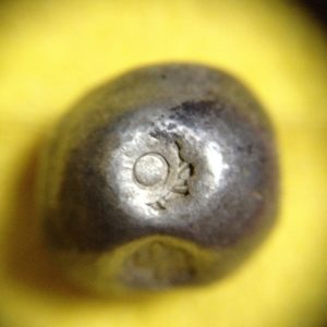 พดด้วงเม็ด 1 บาทในรัชกาลที่1  พ.ศ. 2325- 2352 ( ตรากรีหรือตรีศูลหมายถึงอาวุธพระศิวะ) เม็ดที่ 2  สวยชัดเจนดี - Image 2