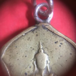 หลวงพ่อสองพี่น้องวัดหนองโว้ง จ.สุโขทัย เนื้อทองประสมหล่อโบราณรุ่น 1 ปี พ.ศ. 2472 ปลุกเสกโดยพระมหาโต๊ะ วัดเลียบ (วัดราชบูรณะ ) - Image 3