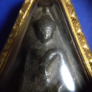 พระกรุนางกำแพงเนื้อชินเงิน กรุเก่าทุ่งเศรษฐี พุทธคุณด้านเมตตามหานิยมและโชคลาภเลี่ยมทองคำอย่างหนากันนำ้อย่างดีพร้อมใช้ - Image 3