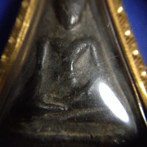 พระกรุนางกำแพงเนื้อชินเงิน กรุเก่าทุ่งเศรษฐี พุทธคุณด้านเมตตามหานิยมและโชคลาภเลี่ยมทองคำอย่างหนากันนำ้อย่างดีพร้อมใช้ - Image 4