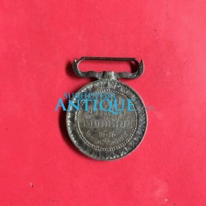 เหรียญเฉลิมพระนครร้อยห้าสิบปี พ.ศ.2325 - 2475 เนื้อเงิน (หน้าเหรียญ พระพุทธยอดฟ้า - พระปกเกล้า) - Image 3