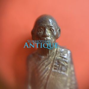 รูปหล่อพระครูนิสัยจริยคุณหรือหลวงพ่อโอดวัดจันเสนรุ่นหน้าแมว ปี 31 เนื้อทองฝาบาตรกระไหล่ทอง - Image 3