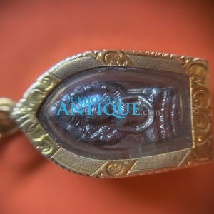 พระปรกใบมะขามหลวงพ่อคูณปี37 เลี่ยมทองคำ (ด้านหลังนั่งสูบบุหรี่) - Image 4