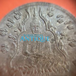 เหรียญพระแก้วมรกตปี 2475 เกจิทั่วประเทศสมัยนั้น ร่วมพิธีเนื้ออัลปาก้า สวยงามคลาสสิก - Image 3