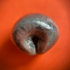 พดด้วงสุโขทัยเม็ด 1 บาทตราช้าง - ตราพุ่มหก บากขา 2 ข้าง เม็ดที่ 2 - Image 3