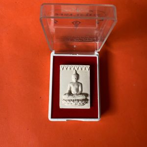 พระอจนะ วัดศรีชุม จ.สุโขทัย เนื้อผงปี2559 - Image 2