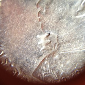 เหรียญเงินบาทหนึ่ง ร.5 สภาพสวยหลังตราแผ่นดินไม่มี ร.ศ สวยคมชัดมากๆ. มีตอกโค๊ตแปลกๆไม่เคยพบ เหรียญที่ 3 - Image 2