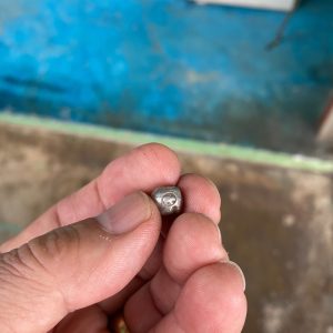 เม็ดเงินโบราณพดด้วงสมัยกรุงสุโขทัยหนักหนึ่งสลึงตรา กระต่าย - สังข์ คมชัดสวยงามมากๆ - Image 2